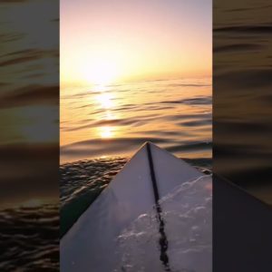 THE MOST BEAUTIFUL SUNRISE… WHILE SURFING 😍