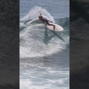 Tayla Tears Through Uluwatu #surfing #surfingbali #surfingindonesia